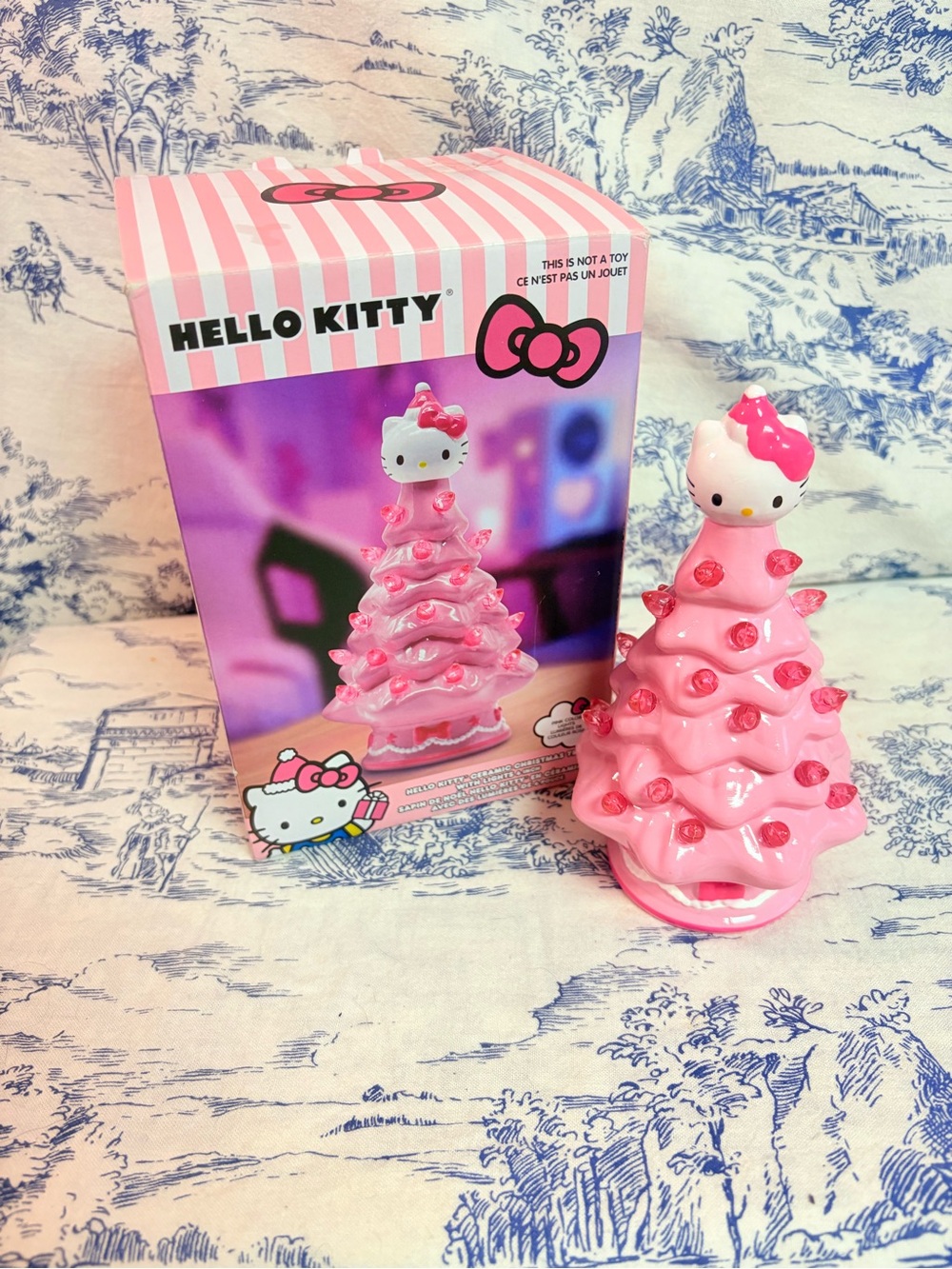 Hello Kitty ~ Ceramic Christmas Tree With Pink Color Lights ~